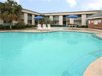 Travelodge By Wyndham New Orleans Harvey Hotel Удобства фото